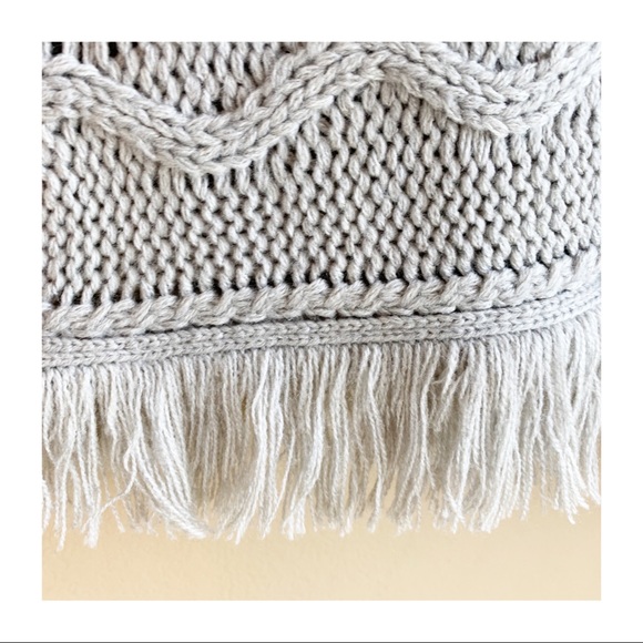 BB Dakota knit sweater fringe trim cozy REPOSTED - Picture 8 of 9